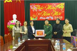 Lữ đoàn Phòng không 210 thăm và chúc tết phường Tích Lương, Cam Giá và trường THPT Gang Thép